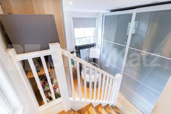 			Stunning 1 bed with study and a private roof terrace, 1 Bedroom, 1 bath, 1 reception Flat			 Ladbroke Grove, Ladbroke Grove